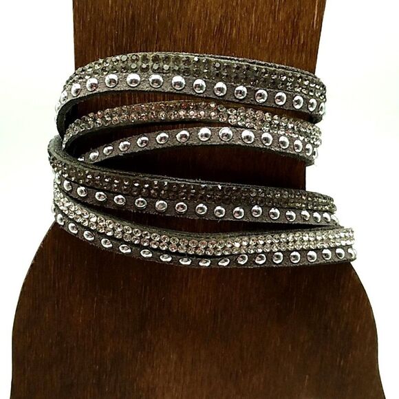 YIK Fung Crystal Studded Leather Wrap Bracelet Signed - Picture 14 of 15